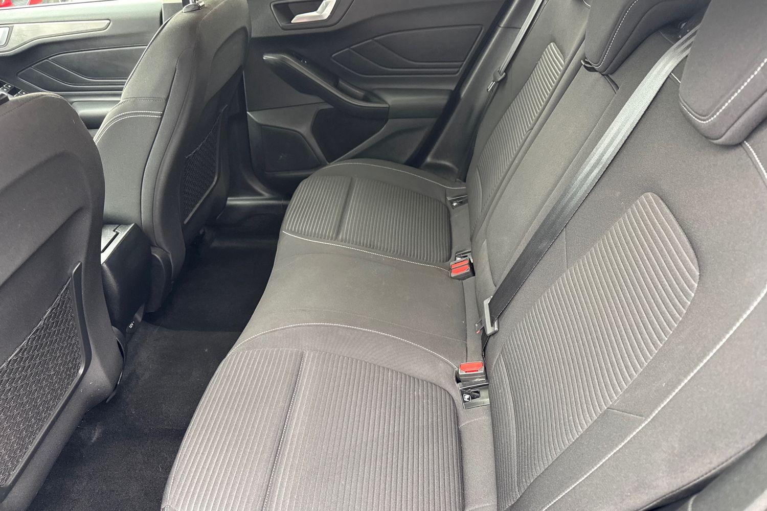 Ford FOCUS Photo 19