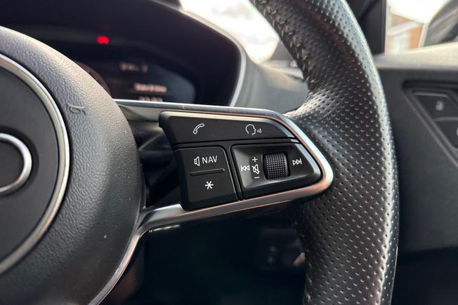 AUDI TT Photo 17