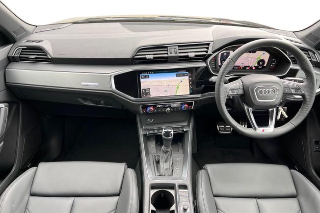 AUDI Q3 Photo 10