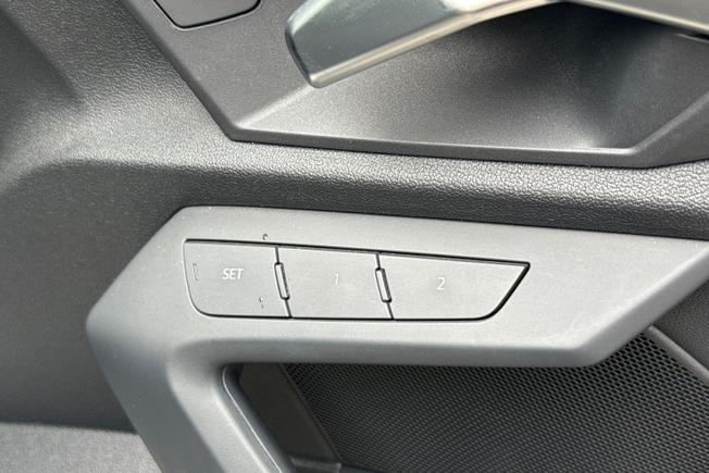 AUDI S3 Photo 35