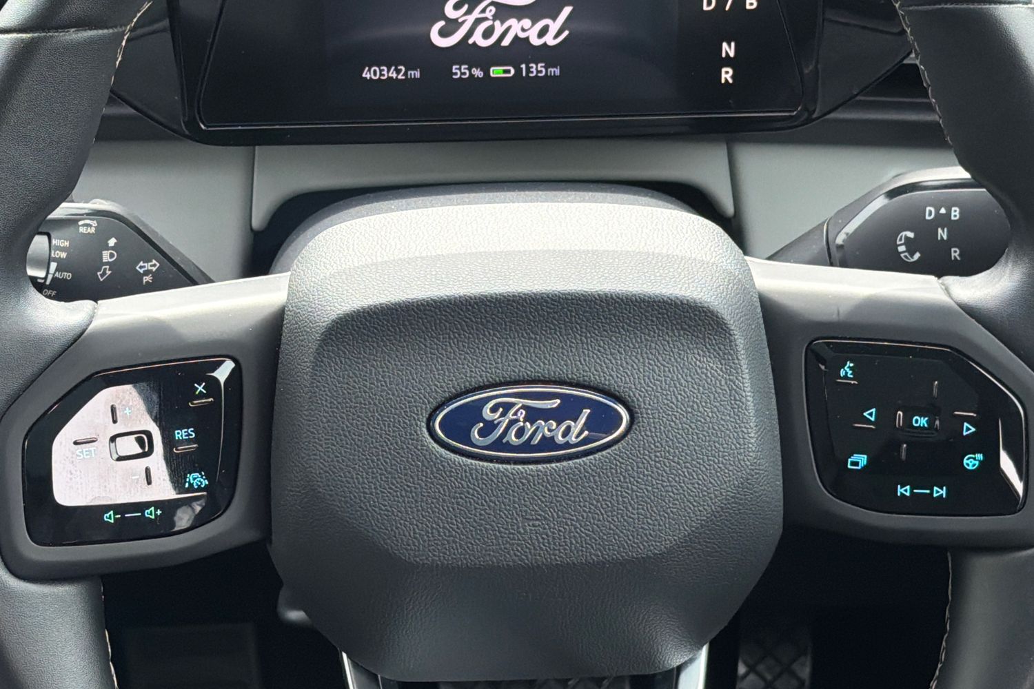 Ford Explorer Photo 11