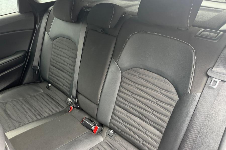 Kia CEED Photo autoimg-ec1f9a1363b541b4fb40b5f4513c3c8cadbff726.jpg