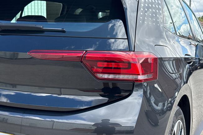 VOLKSWAGEN ID.3 Photo 18