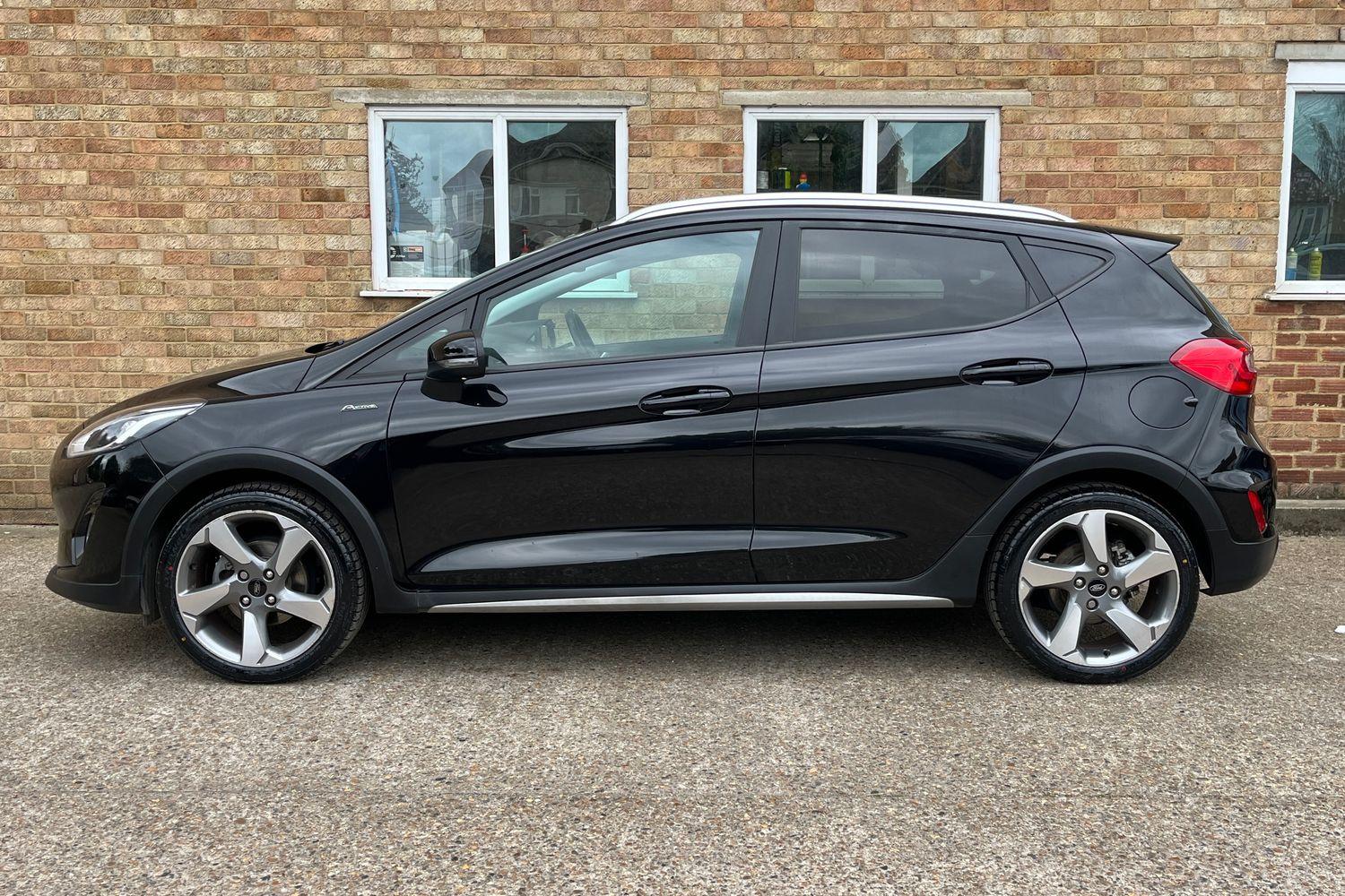 Ford FIESTA Photo 33