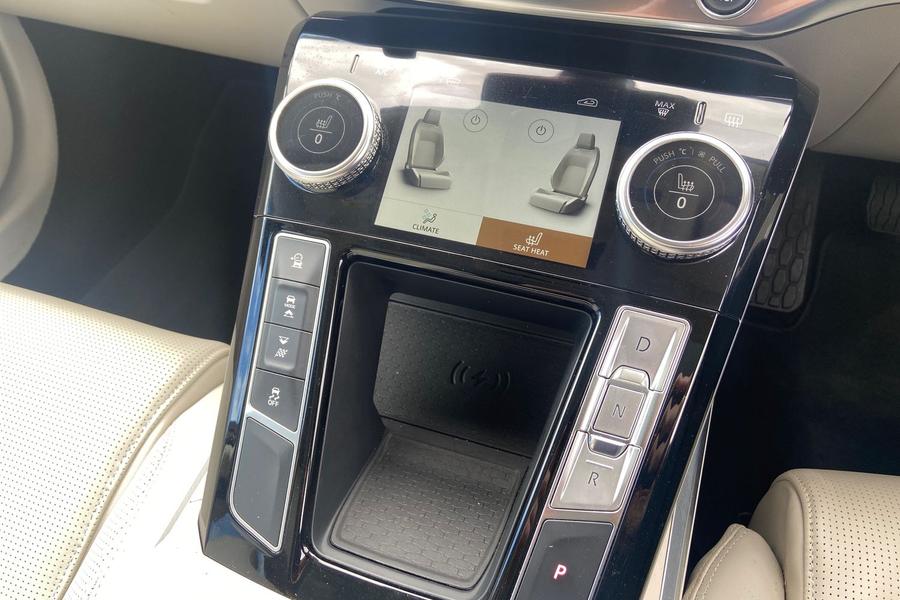Jaguar I-PACE Photo autoimg-ec253d9c035d33a4ca97a16d41f4b0009621eb25.jpg