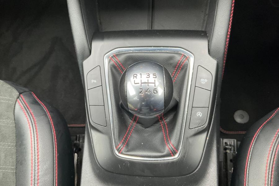 Ford KUGA Photo autoimg-ec2750d1bf2eacc508ca0cefba454ffd22bd1501.jpg