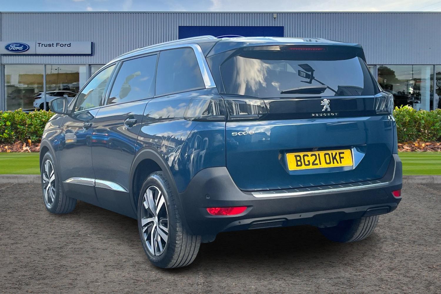 Peugeot 5008 Photo 1
