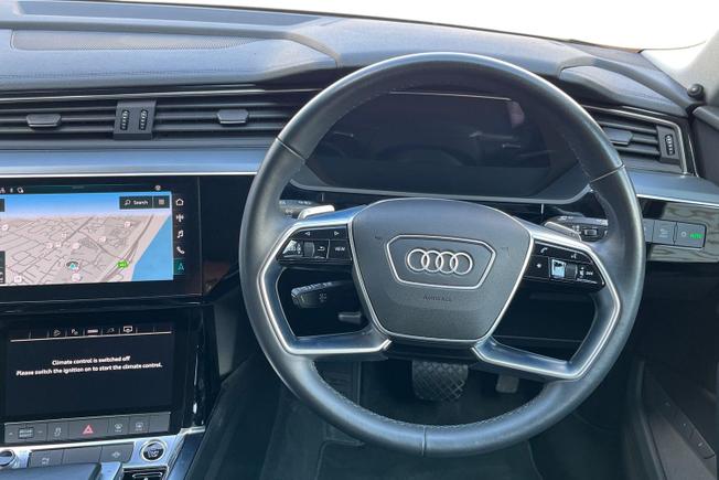 Audi E-TRON Photo 11