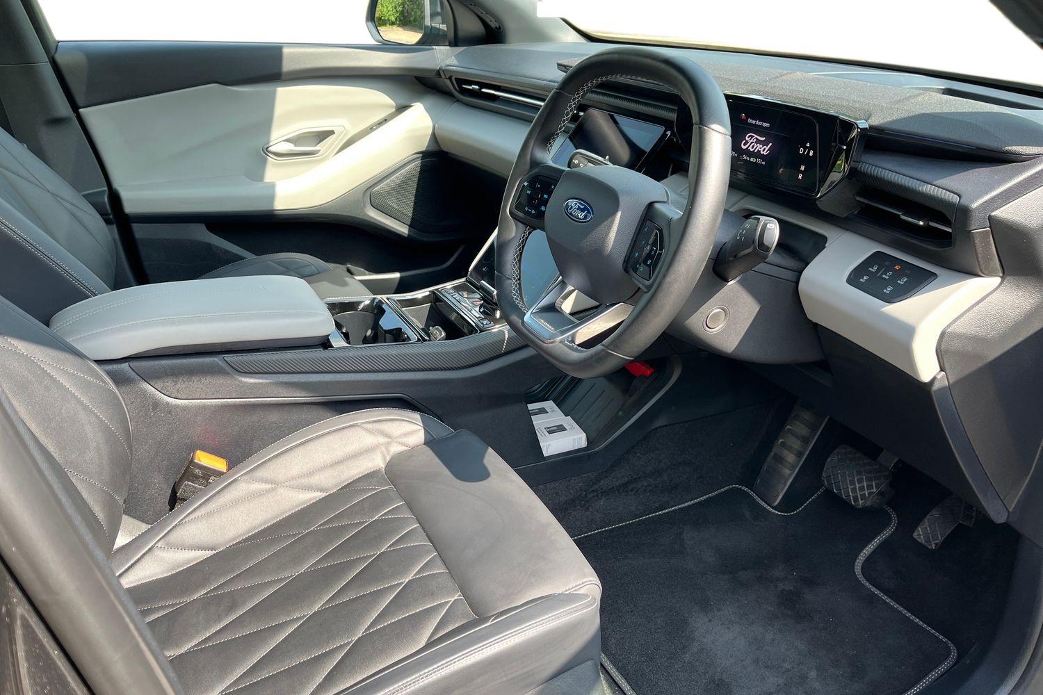 Ford Explorer Photo 8