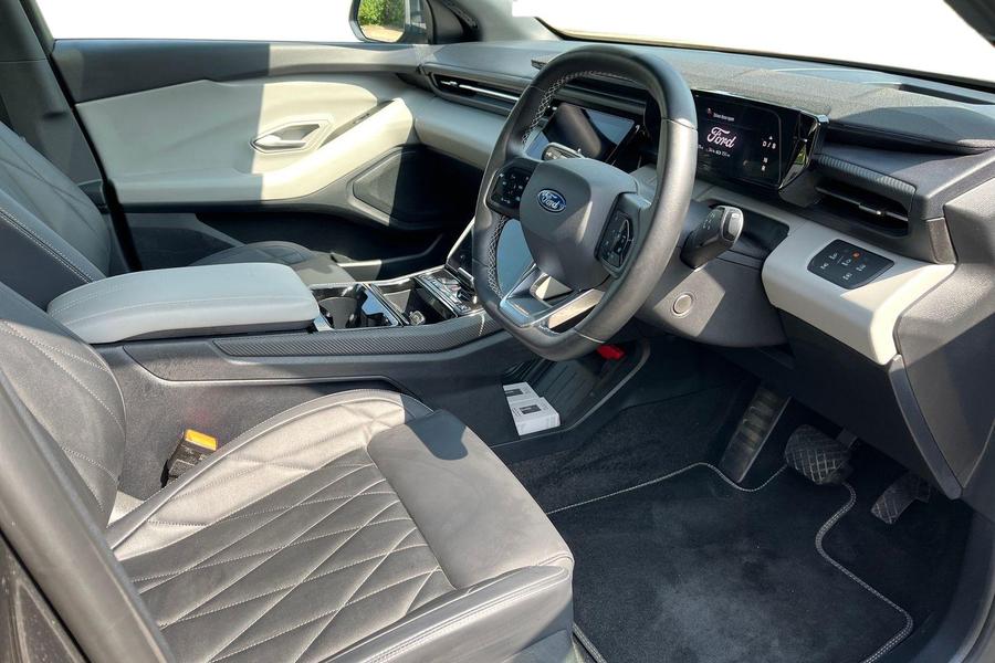 Ford Explorer Photo autoimg-ec2ec86e8140d6dca32f7077846f650a74d2821c.jpg