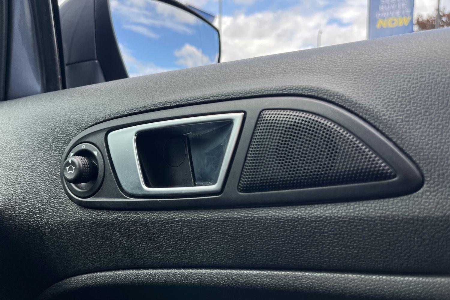 Ford EcoSport Photo 22