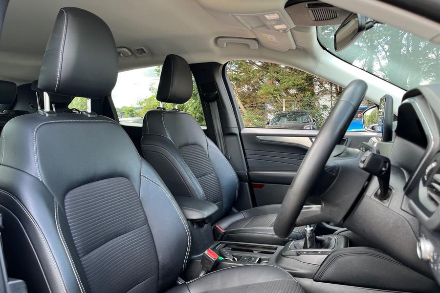 Ford Kuga Photo autoimg-ec2f9537bac8559ff31651c0ff46cbbf10c9ed9a.jpg