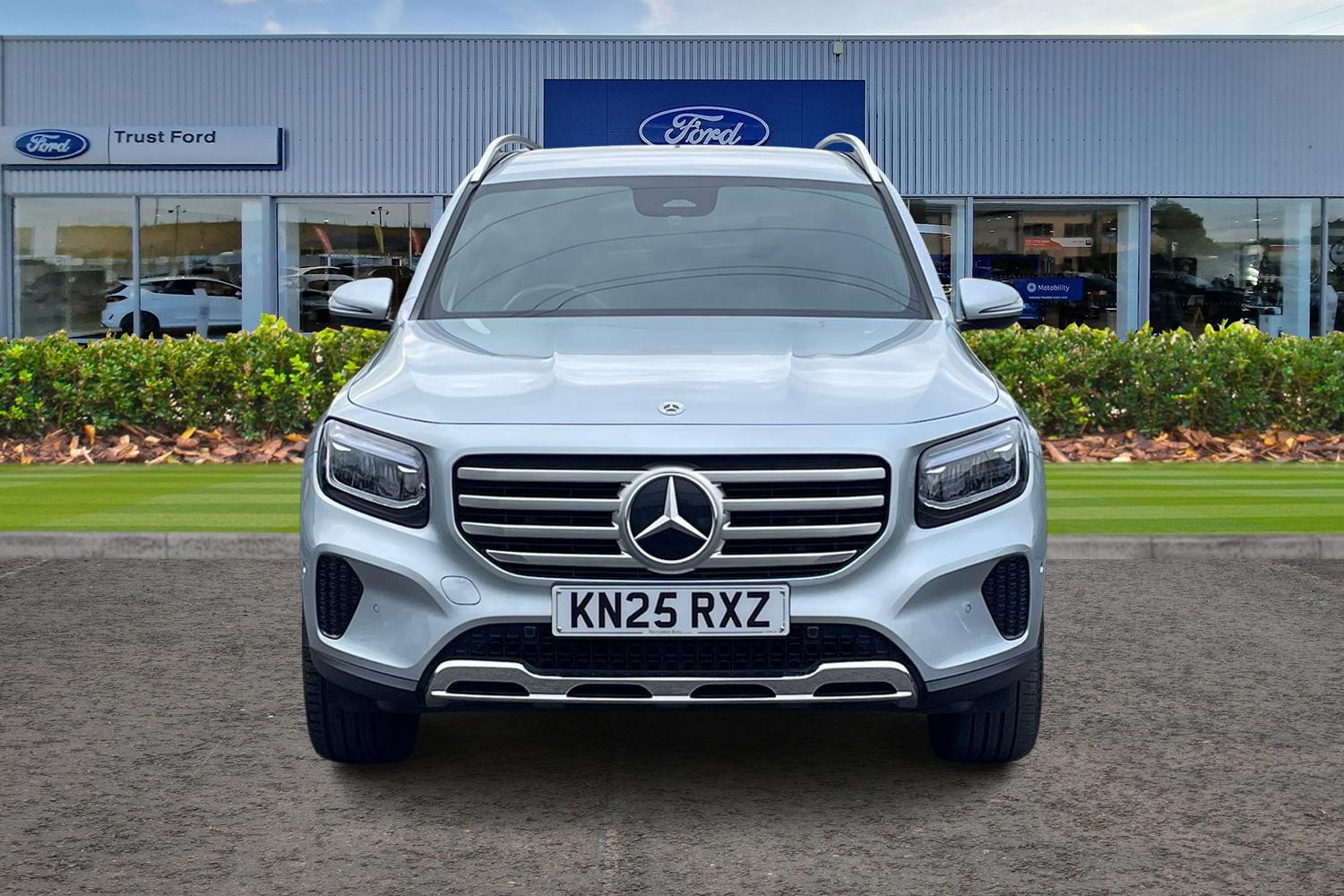 Mercedes-Benz GLB Photo 5
