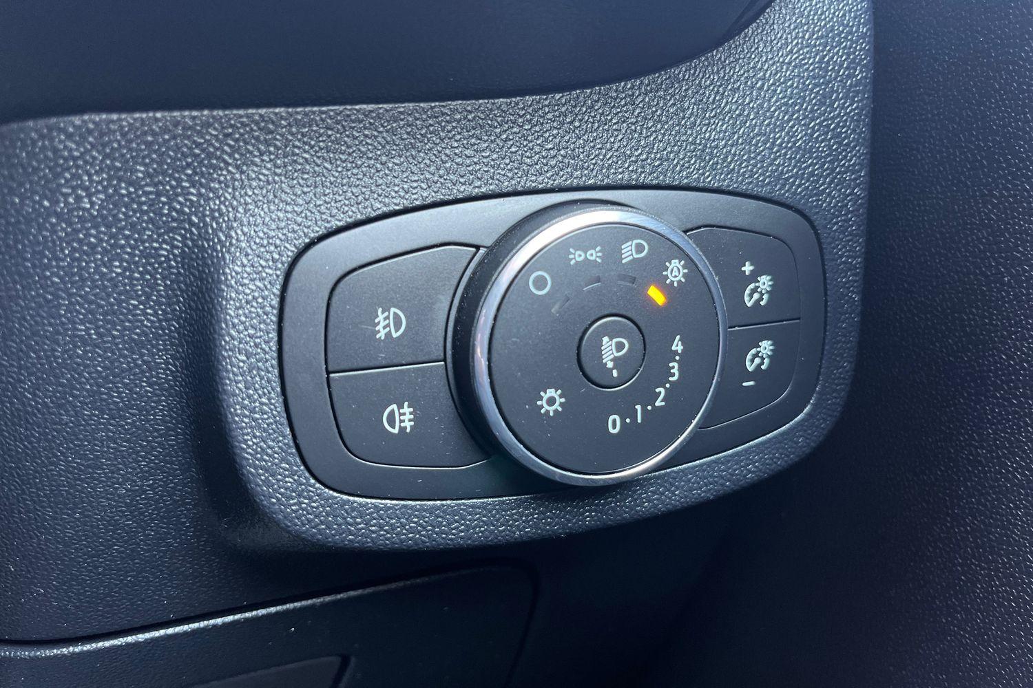 Ford FIESTA Photo 29
