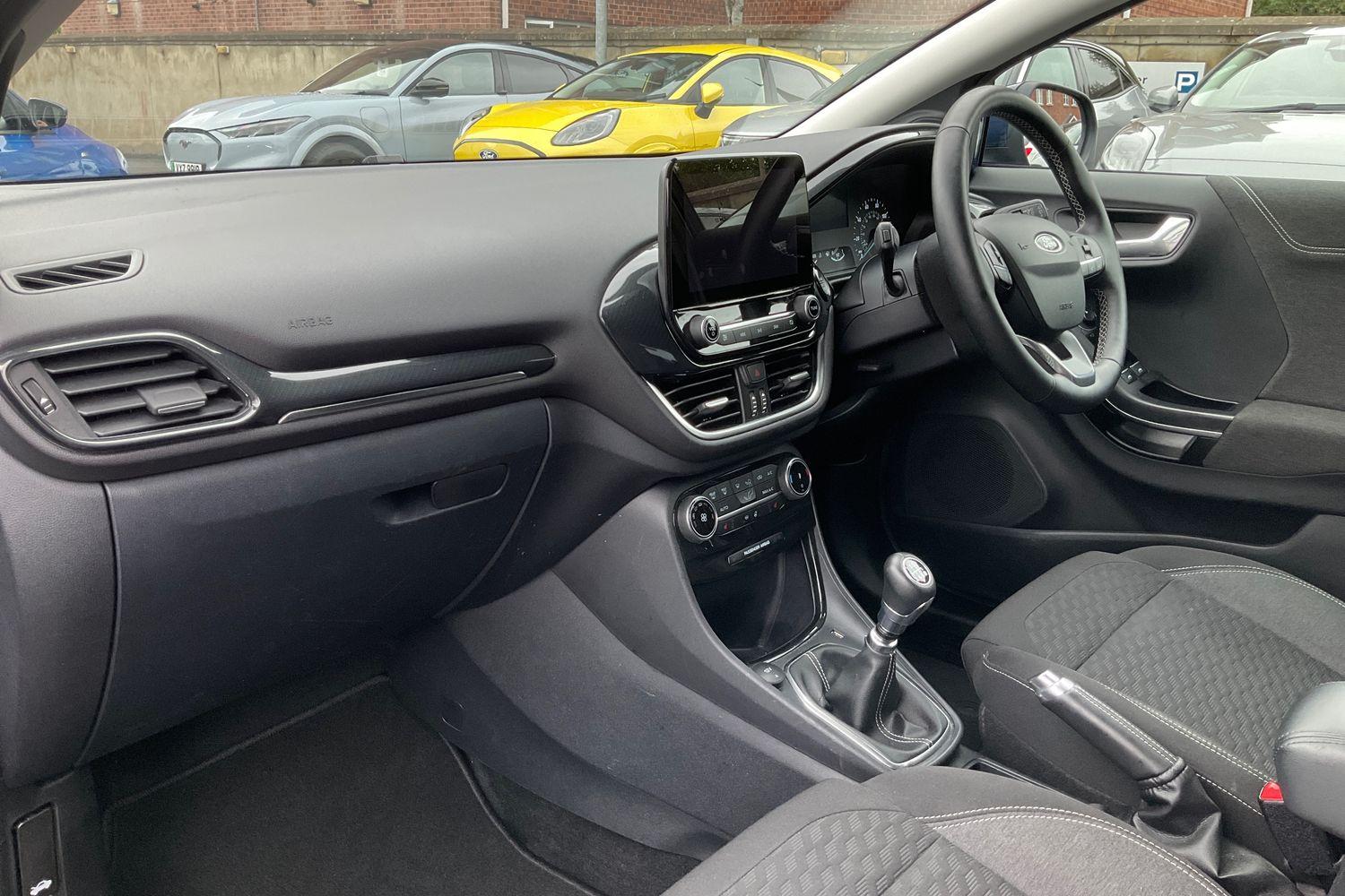 Ford PUMA Photo 17