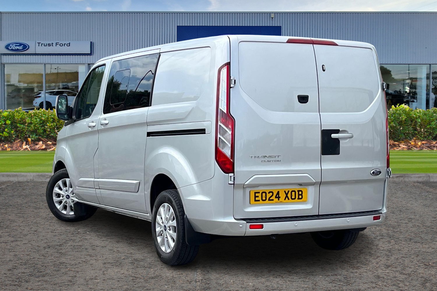 Ford TRANSIT CUSTOM Photo 1