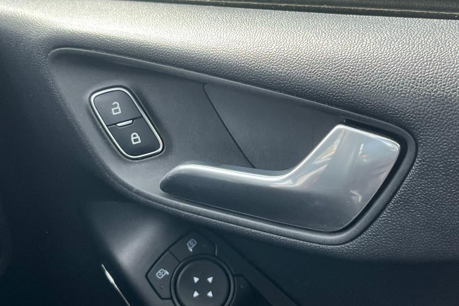 Ford Fiesta Photo autoimg-ec3758e2d314e1c2e4dc906fa62bd512791e55df.jpg