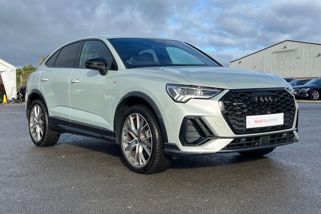 AUDI Q3 Photo 21