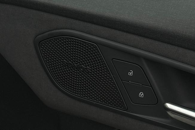 AUDI Q3 Photo 21