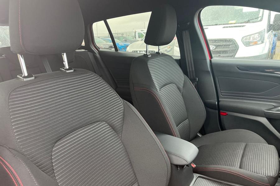 Ford Focus Photo autoimg-ec4243ec5ffdcb2145a7e3766f8fbb3ff532da87.jpg