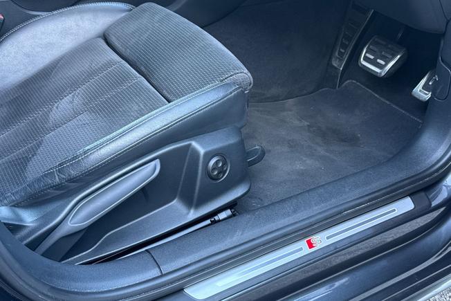 AUDI A4 Photo 29