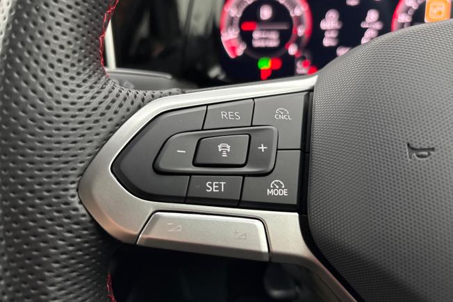VOLKSWAGEN Golf Photo 16