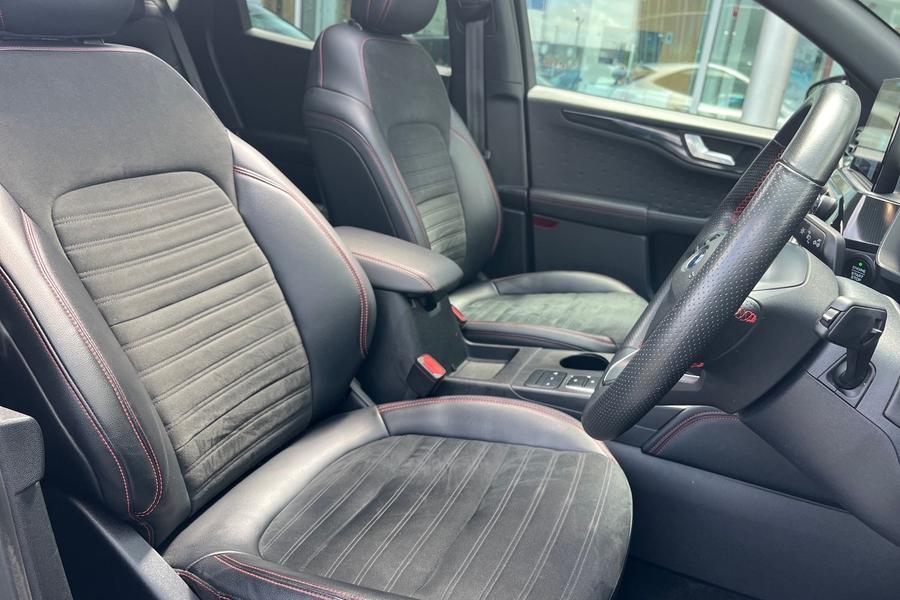 Ford Kuga Photo autoimg-ec4afe10996f81371f7f8d8969f32f1c8159ed0f.jpg