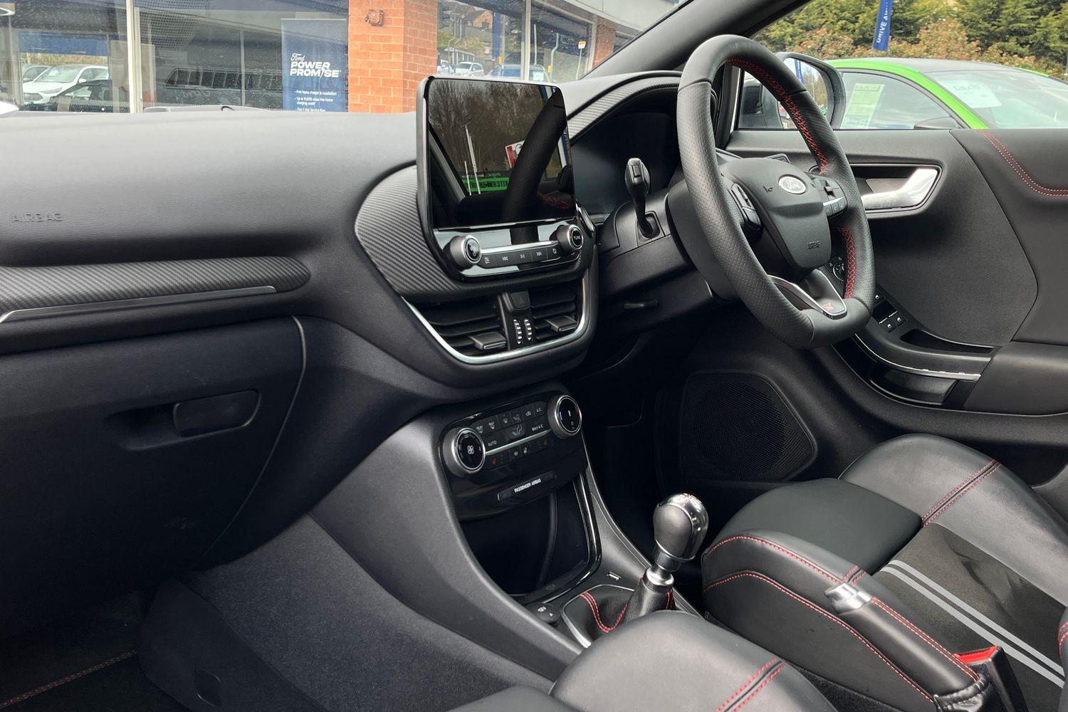 Ford PUMA Photo 17