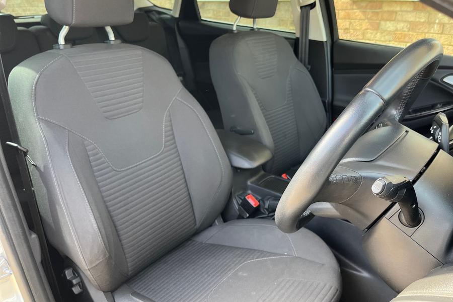 Ford FOCUS Photo autoimg-ec4c665dea0118b1d53d643fbc906d649aec9c64.jpg