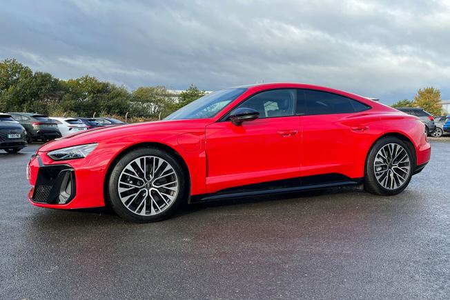 AUDI S e-tron GT Photo 43