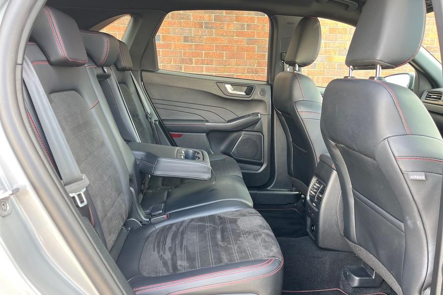 Ford Kuga Photo autoimg-ec512af7aceb2321749bb7cd0fe02f0503b867c3.jpg