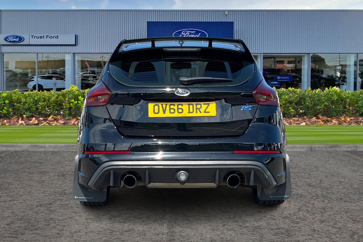 Ford FOCUS RS Photo 6
