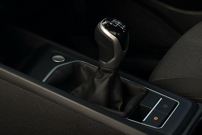VOLKSWAGEN Golf Photo 43
