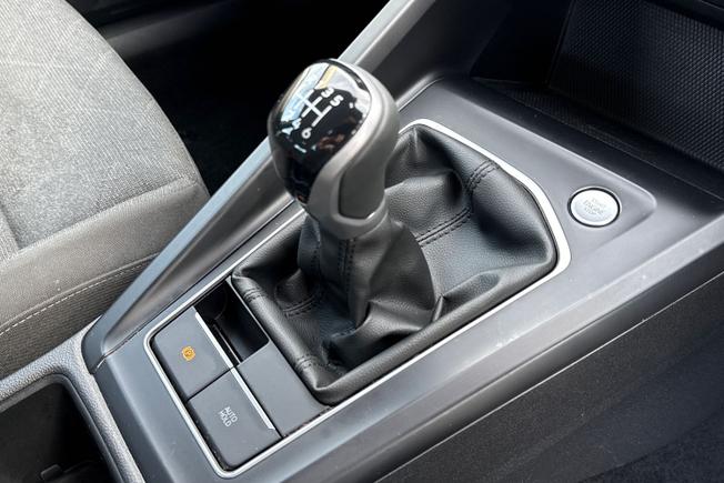 VOLKSWAGEN Golf Photo 30