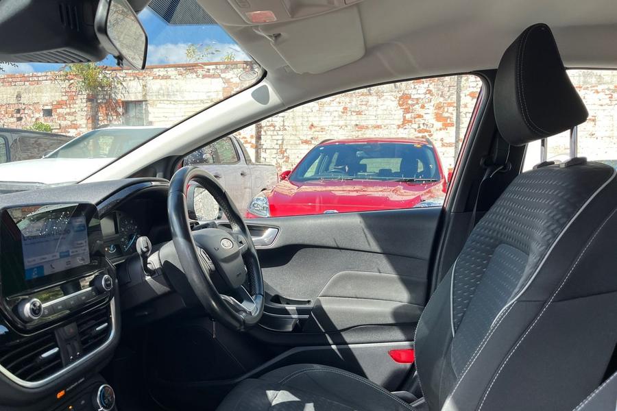 Ford FIESTA Photo autoimg-ec52bcece29ef6c29b90f2bc3db65f3ccababa74.jpg
