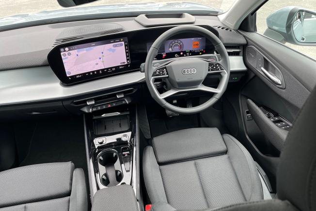 Audi  Q3 SUV Photo 57