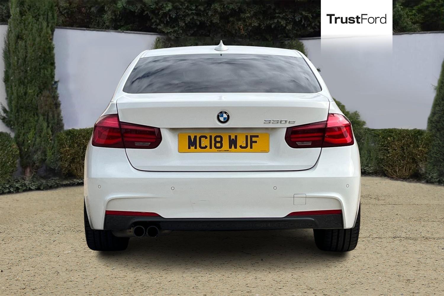 BMW 3 Series Photo 6