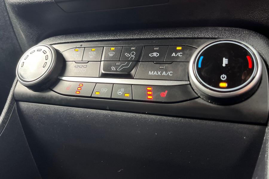 Ford FIESTA Photo autoimg-ec5e44fb06a83ae1829094d539e55fc29560578d.jpg