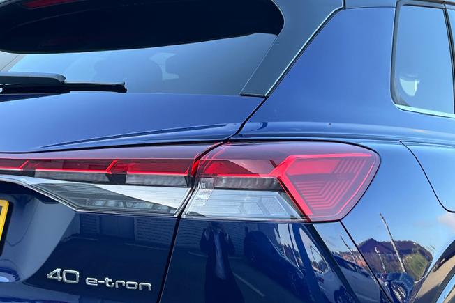AUDI Q4 E-Tron Photo 18