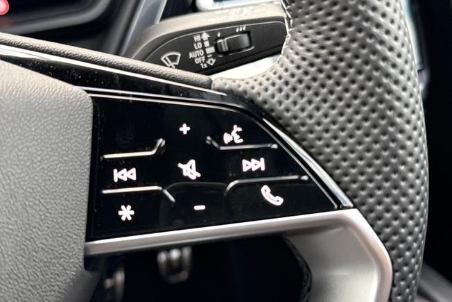 Audi Q4 Photo 17