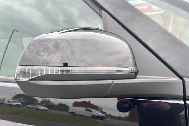 VOLKSWAGEN Multivan Photo 20