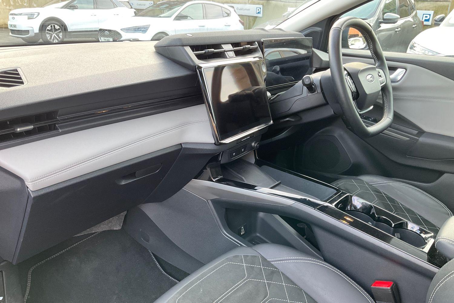 Ford Puma Gen-E Photo 17