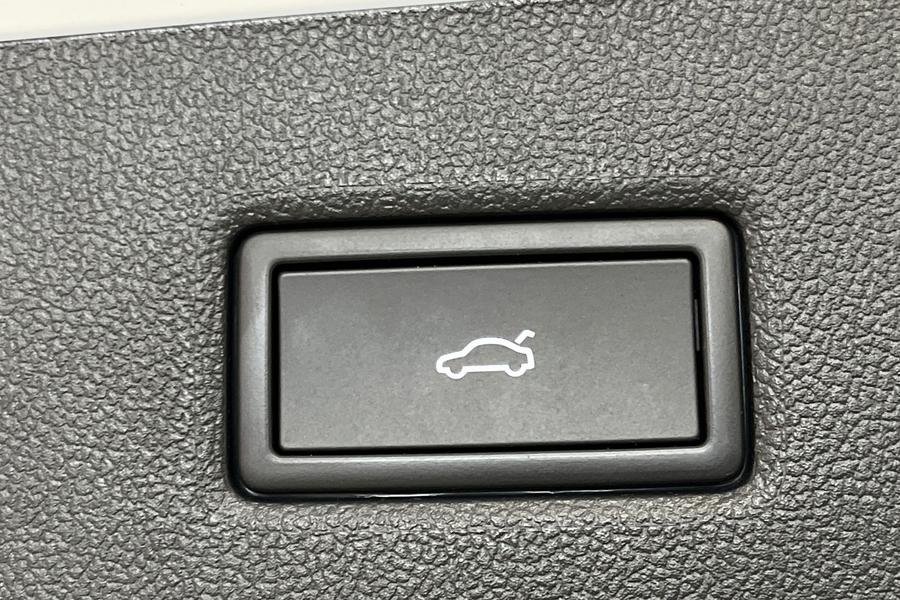 Ford Explorer Photo autoimg-ec65552fe8720cba3dd347cfe616f832d139a9e7.jpg