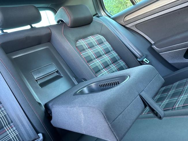 Volkswagen Golf Photo 24