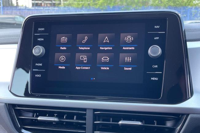 VOLKSWAGEN T-Roc Photo 32
