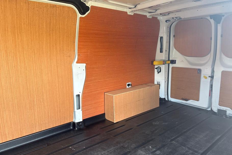 Used FORD TRANSIT CUSTOM MM73UHT 5