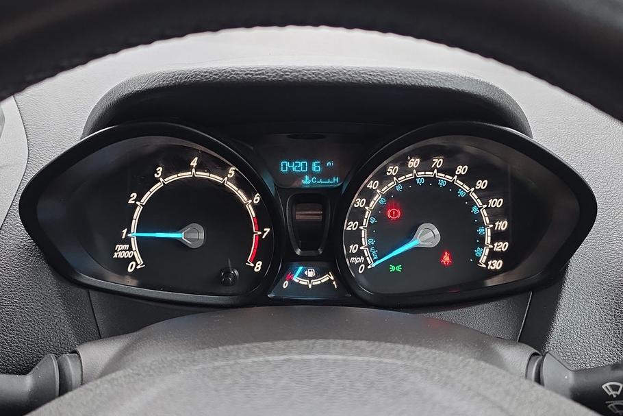 Used Ford TRANSIT COURIER 9