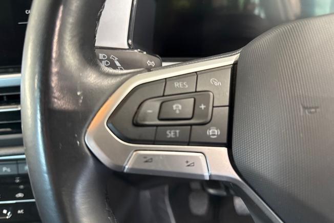 VOLKSWAGEN T-Roc Photo 16