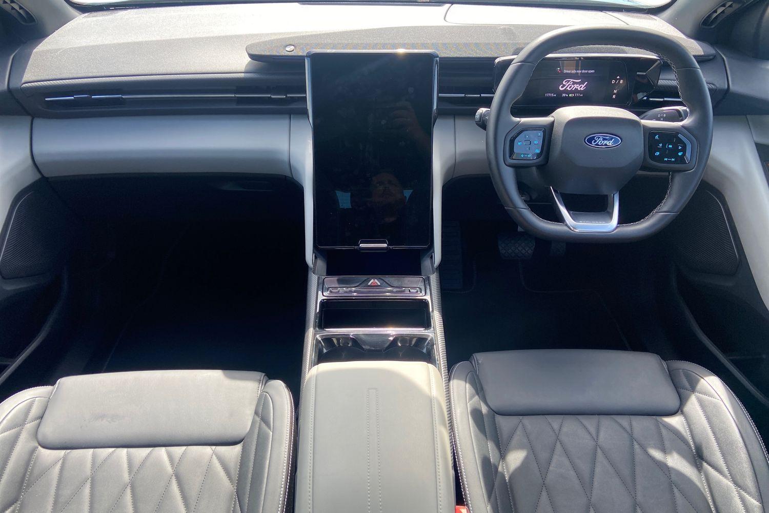 Ford EXPLORER Photo 9