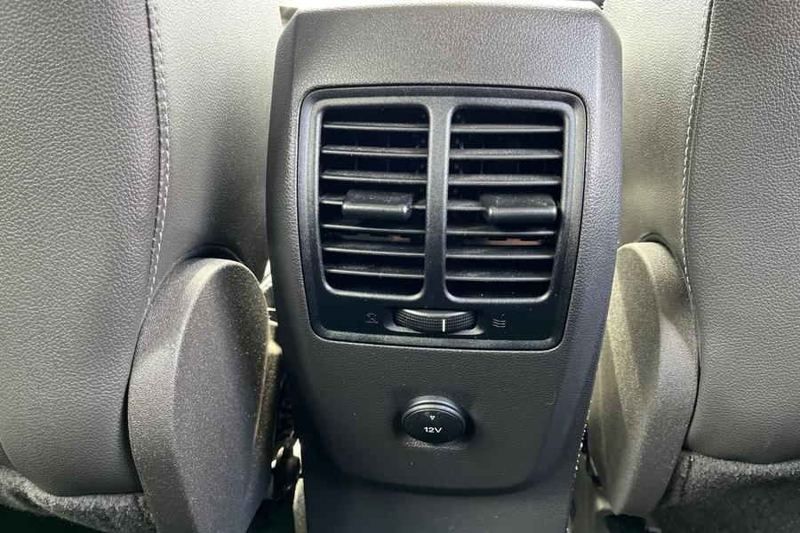 Ford KUGA Photo autoimg-ec831c84323ca93d205abb92738880d4adda3823.jpg